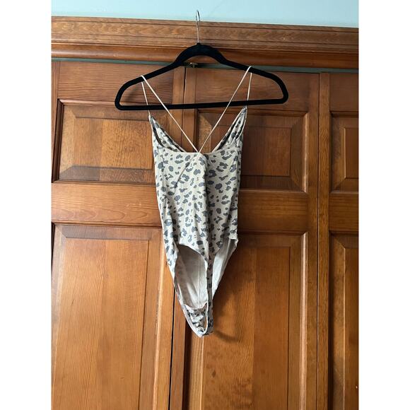 Abercrombie & Fitch Women's Leopard Print One Piece Bodysuit Cream Black Size XS - Picture 3 of 12